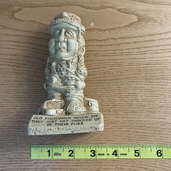 Vintage 1972 Paula Statue Figurine Old Fishermen Never Die They Just Get Tangled - Picture 8 of 8